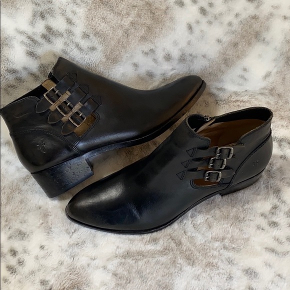 frye ray belted bootie